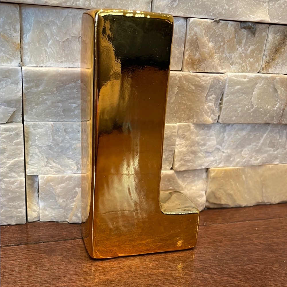 Gold Metallic Letter L Vase Decor
